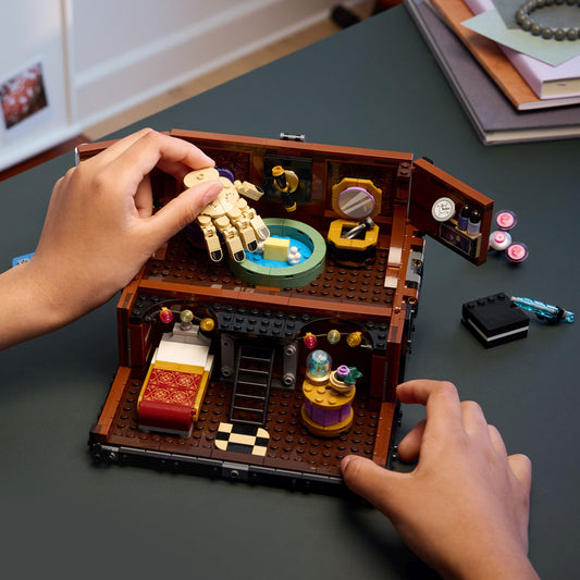 LEGO Wednesday 76785: Wohnung des Eiskalten Händchens