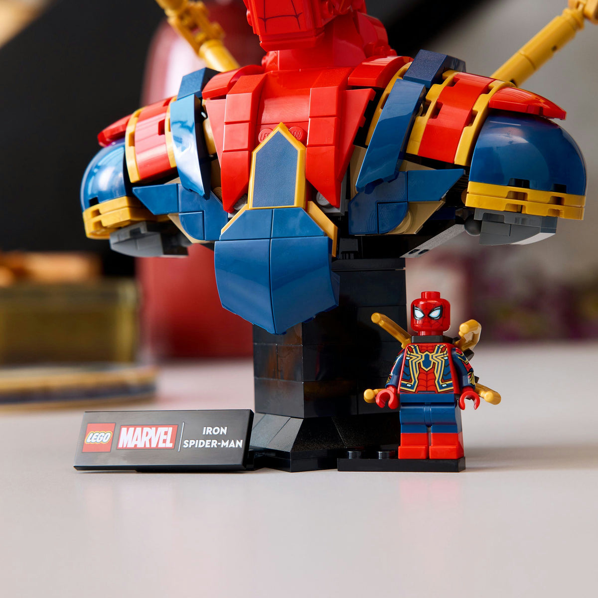 LEGO Marvel Iron Spider-Man Büste 76326, 379 Teile